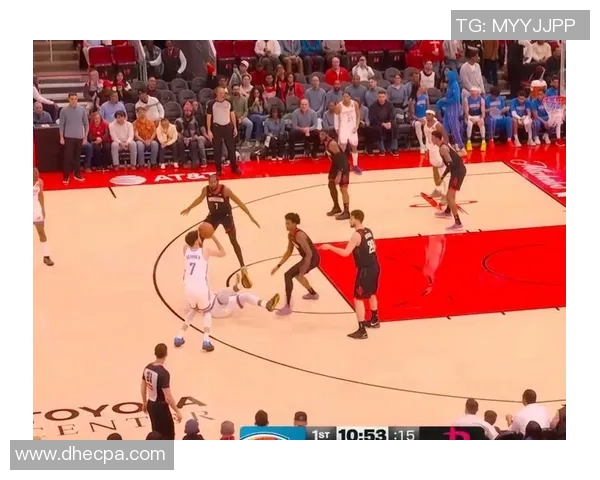 火箭队与爵士队激战正酣NBA精彩对决引发球迷热议 火箭队与爵士队激战正酣NBA精彩对决引发球迷热议
